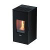 Een moderne, automatische, vrijstaande pelletkachel. FUTURA is de perfecte oplossing voor eengezinswoningen en zomerhuizen. Zijn kleine formaat en elegante stijl, gecombineerd met aantrekkelijke technische parameters, maken het een waardige keuze. Dankzij de pellettank met een capaciteit van 16 kg kan het apparaat tot 20 uur zelfstandig werken. Het product is ecologisch. Om de kamer te verwarmen, gebruikt het apparaat pellets, een economische en milieuvriendelijke biobrandstof